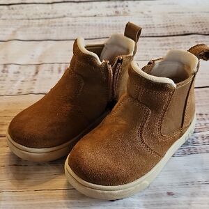 UGG CHESTNUT TODDLER GIRL BOOTS EUC SIZE 7